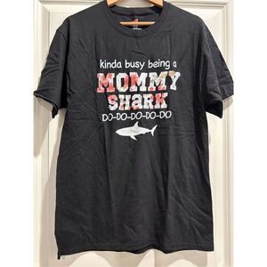 Mommy Shark T-shirt size Medium